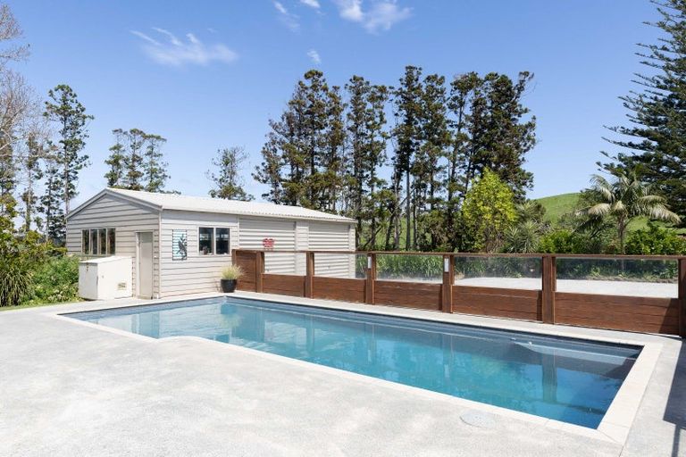 Photo of property in 282 Girls High School Road, Pukehuia, Tangiteroria, 0381