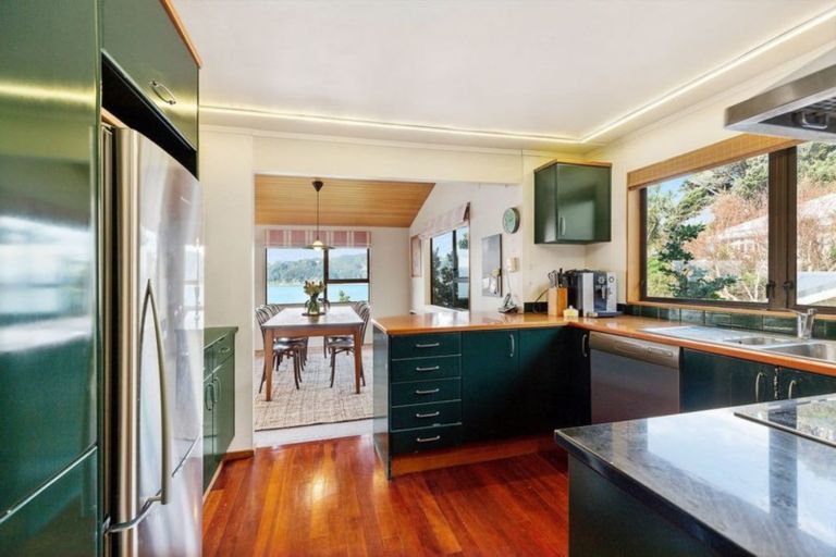 Photo of property in 110 Maida Vale Road, Roseneath, Wellington, 6011