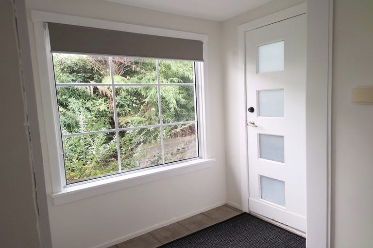 Photo of property in 1/80 Seaview Road, Castor Bay, Auckland, 0620