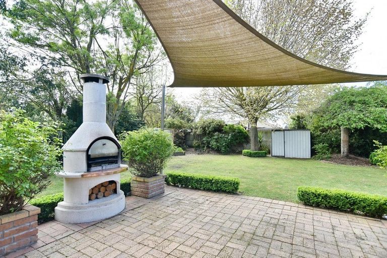 Photo of property in 12 Thornley Place, Woodend, 7610