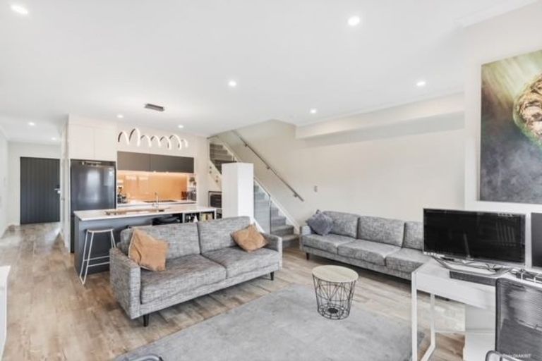 Photo of property in 31 Matakohe Road, Westgate, Auckland, 0814