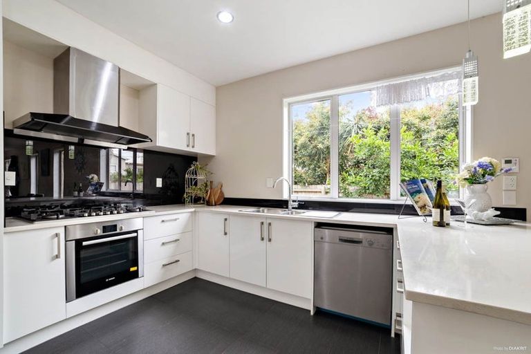 Photo of property in 18a Hart Road, Hauraki, Auckland, 0622