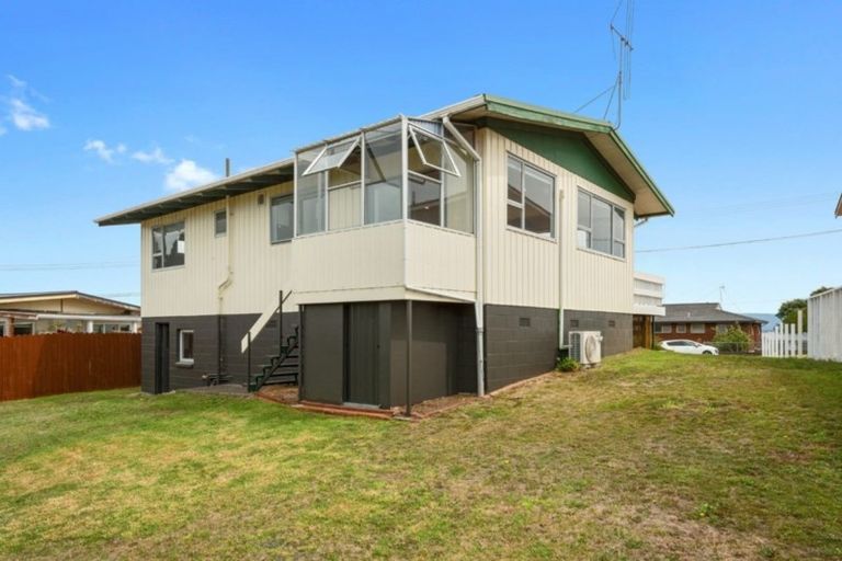 Photo of property in 14 Mcdonnell Street, Omokoroa, 3114