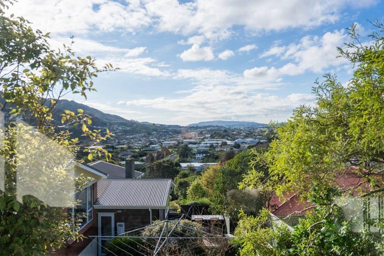 Photo of property in 4 Mayfair Place, Tawa, Wellington, 5028