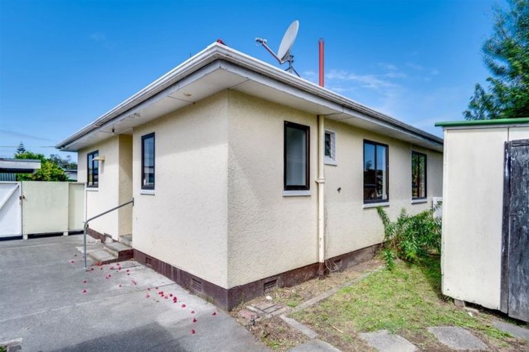 Photo of property in 25 Bright Crescent, Maraenui, Napier, 4110