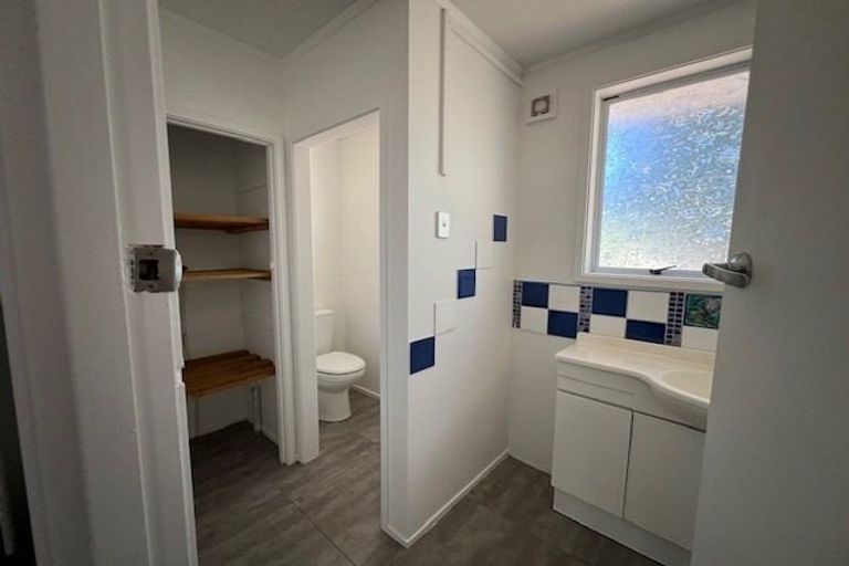 Photo of property in 23 Red Hills Road, Massey, Auckland, 0614