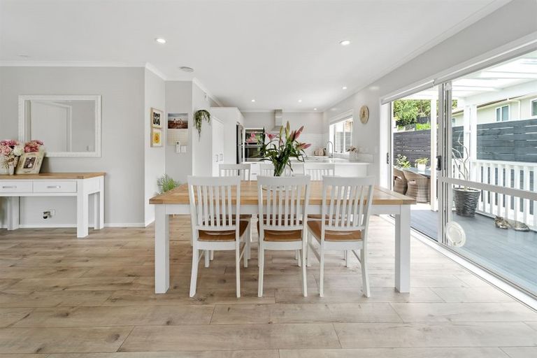 Photo of property in 7 Phoebe Meikle Place, Torbay, Auckland, 0630