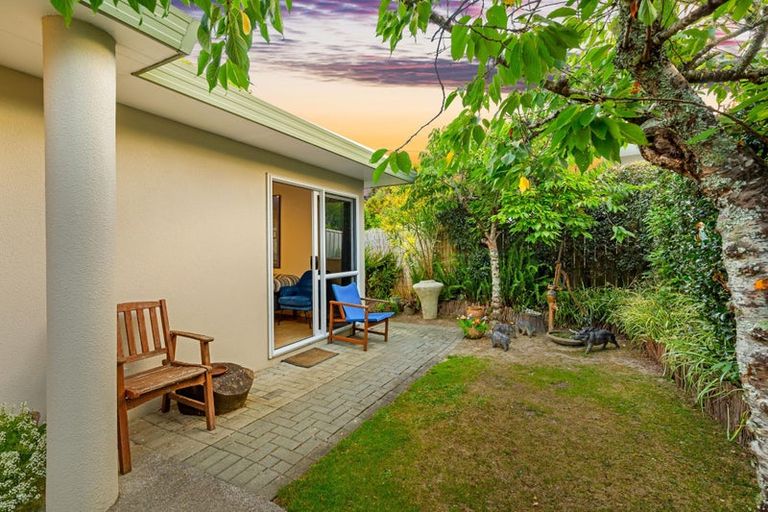 Photo of property in 24 Milan Drive, Glen Eden, Auckland, 0602