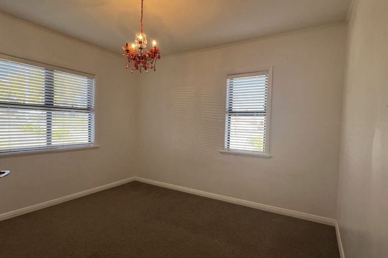 Photo of property in 90 Forest Lake Road, Forest Lake, Hamilton, 3200