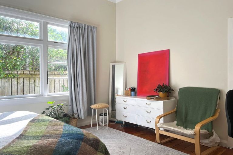 Photo of property in 9 Medway Street, Island Bay, Wellington, 6023