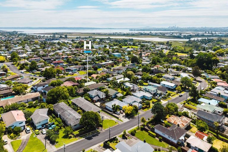 Photo of property in 25 Nui Mana Place, Te Atatu South, Auckland, 0610