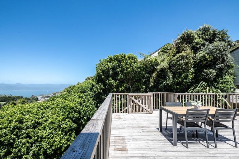 Photo of property in 60 Nalanda Crescent, Broadmeadows, Wellington, 6035