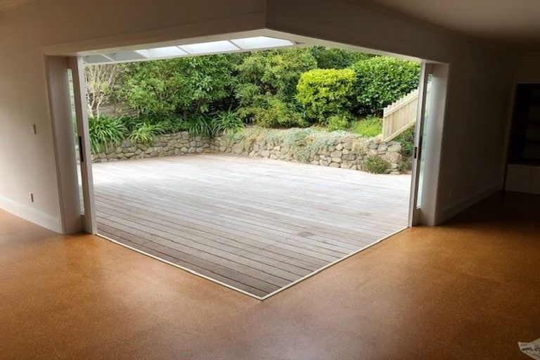 Photo of property in 11 Ngatoto Street, Khandallah, Wellington, 6035