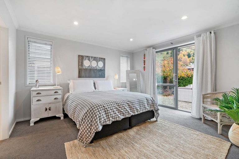 Photo of property in 2 Alluvial Court, Arthurs Point, Queenstown, 9371