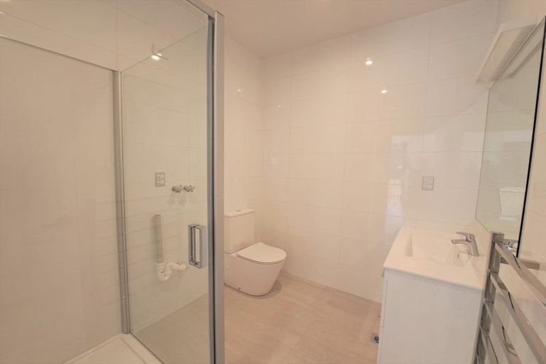 Photo of property in 10 Tagish Way, Orewa, 0931