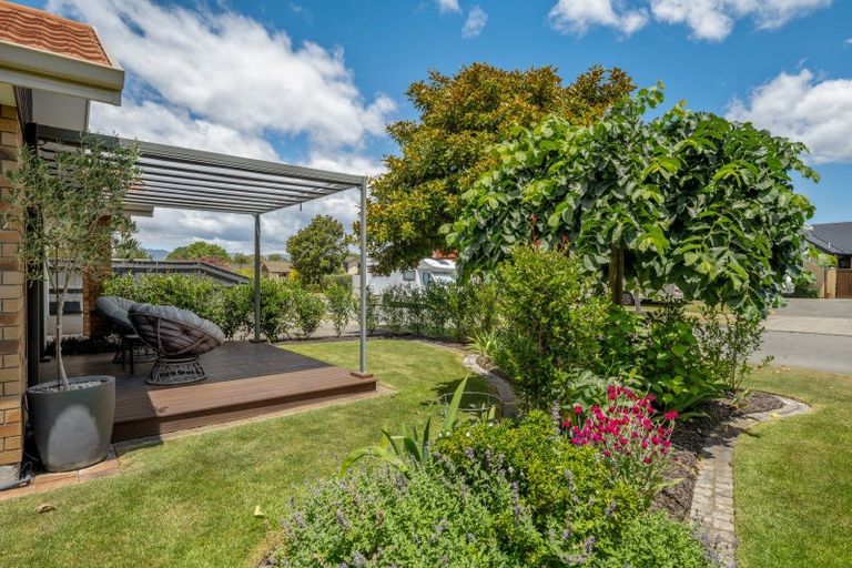 Photo of property in 32 Magnolia Drive, Springlands, Blenheim, 7201