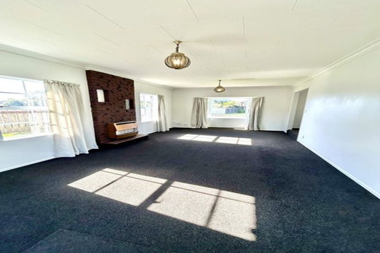 Photo of property in 68 Highbury Drive, Levin, 5510