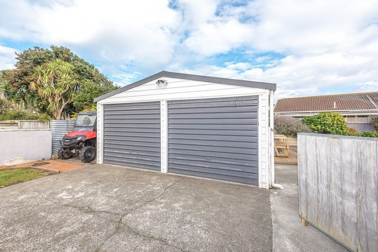 Photo of property in 29 Laird Street, Castlecliff, Whanganui, 4501