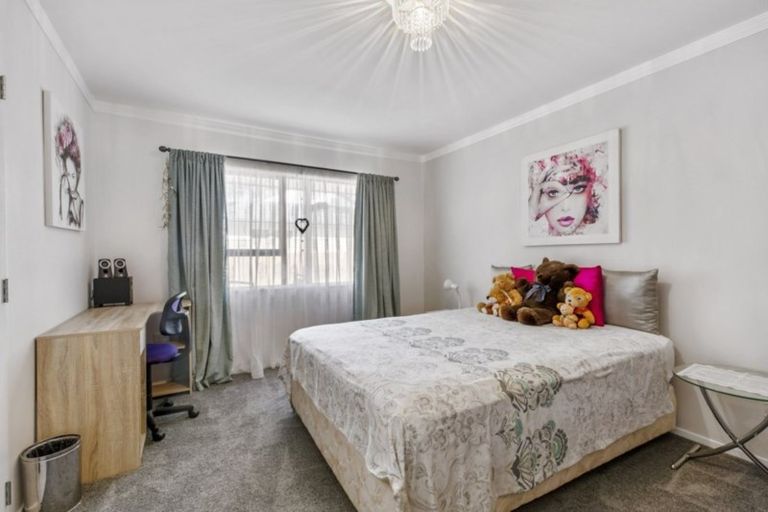 Photo of property in 2/59 Youngs Road, Papakura, 2110