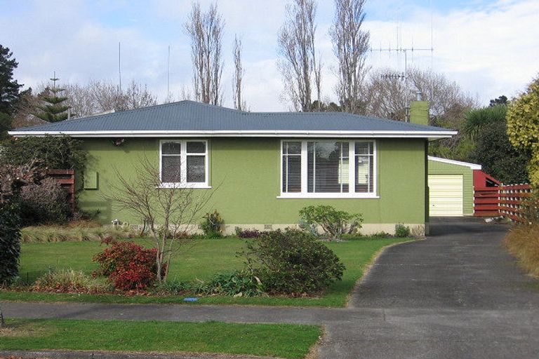 Photo of property in 35 Parkland Crescent, Terrace End, Palmerston North, 4410