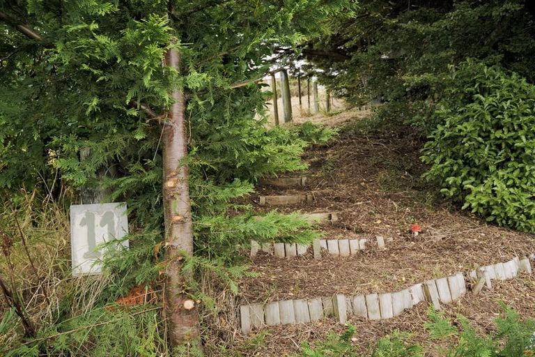 Photo of property in 11 Kohu Place, Halfway Bush, Dunedin, 9010