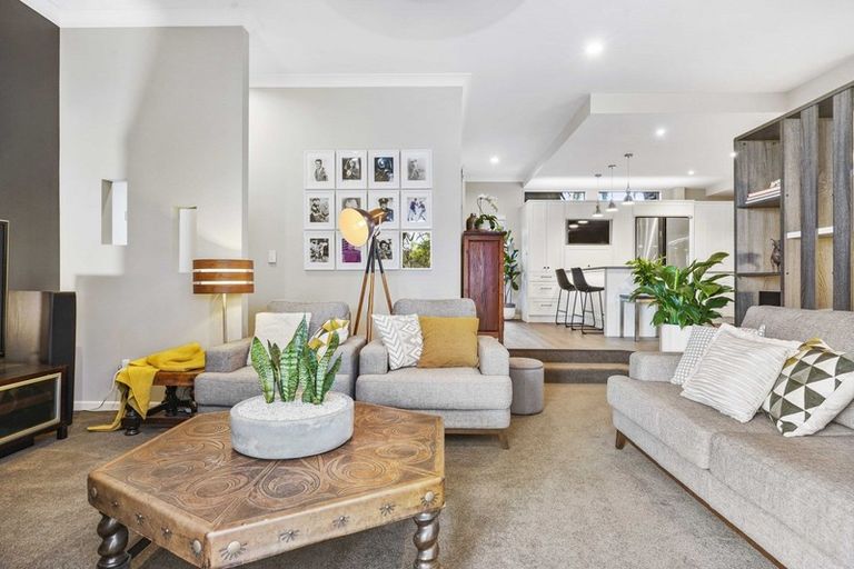 Photo of property in 12 Harrogate Place, Grandview Heights, Hamilton, 3200