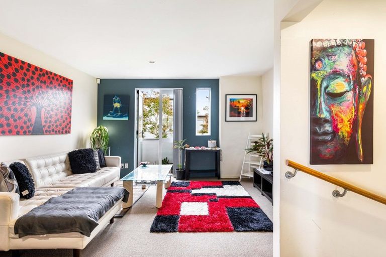 Photo of property in 49 Albionvale Road, Glen Eden, Auckland, 0602