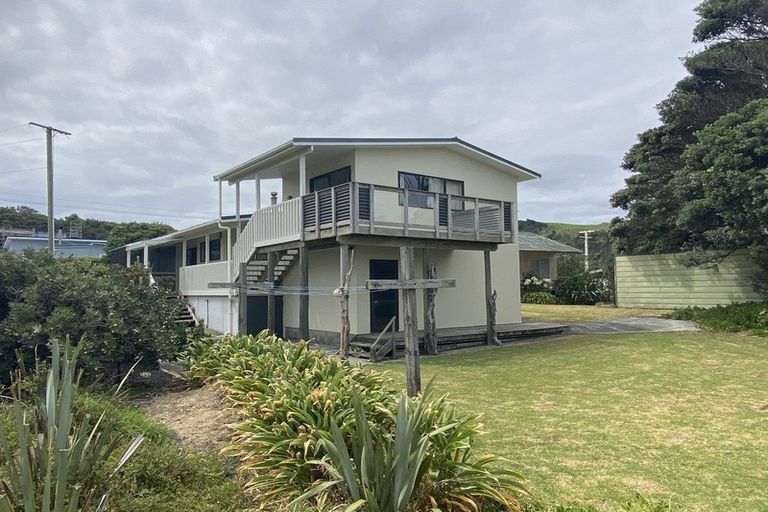 Photo of property in 12 Point Road, Mokau, 4376