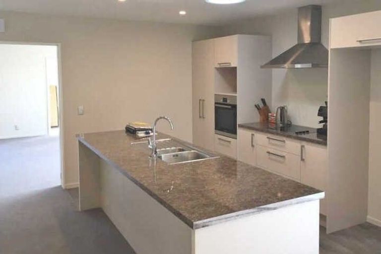 Photo of property in 32 Kenwyn Avenue, St Albans, Christchurch, 8052