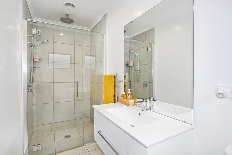 Photo of property in 6 Rees Way, Tuakau, 2121