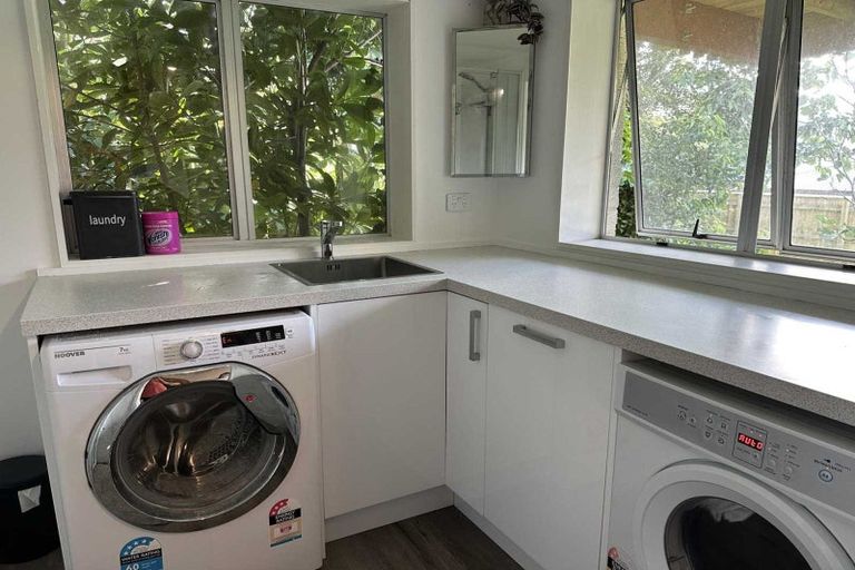 Photo of property in 39 Aniseed Grove, Timberlea, Upper Hutt, 5018