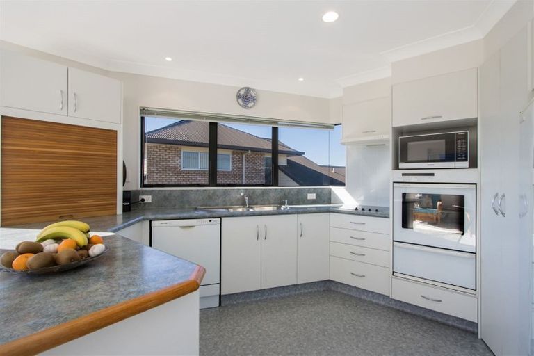 Photo of property in 12 Belmont Rise, Katikati, 3129