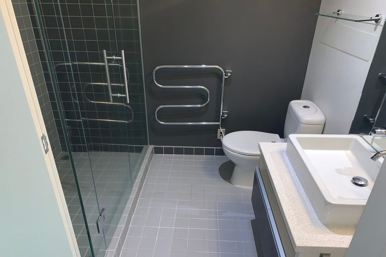 Photo of property in Stratis Apartments At Lighter Quay, 310/83 Halsey Street, Auckland Central, Auckland, 1010