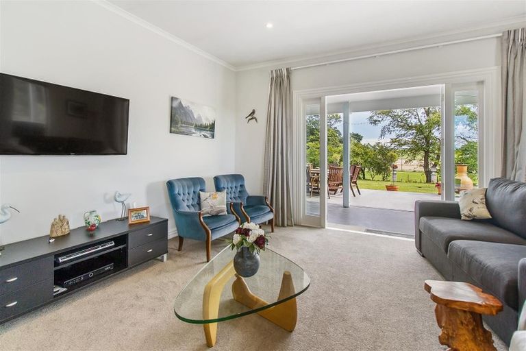 Photo of property in 302 Timaru Road, Waimate, 7978