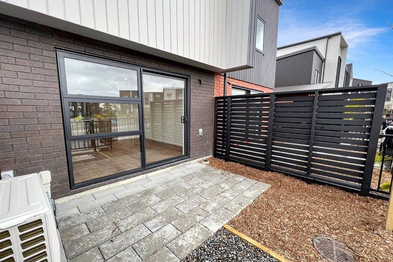 Photo of property in 47 Jabuka Street, Glen Eden, Auckland, 0602