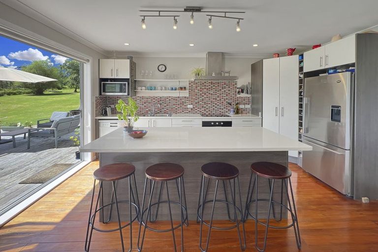 Photo of property in 960 Whangaripo Valley Road, Whangaripo, Wellsford, 0972