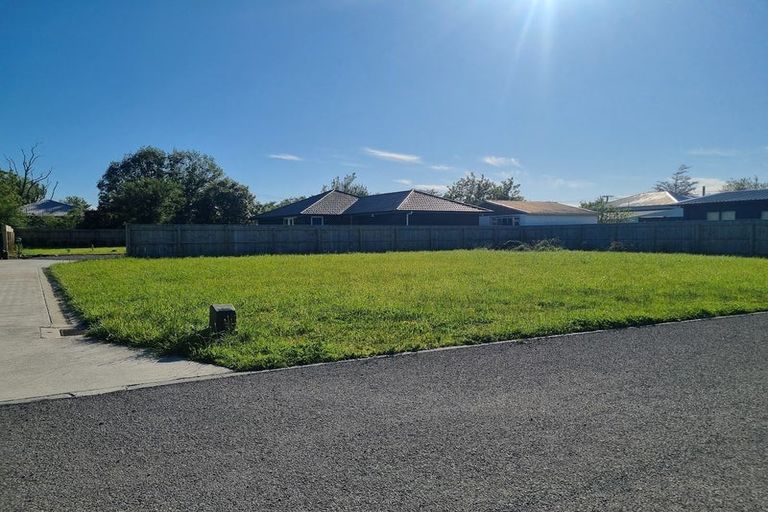 Photo of property in 6 Macrocarpa Lane, Carterton, 5713