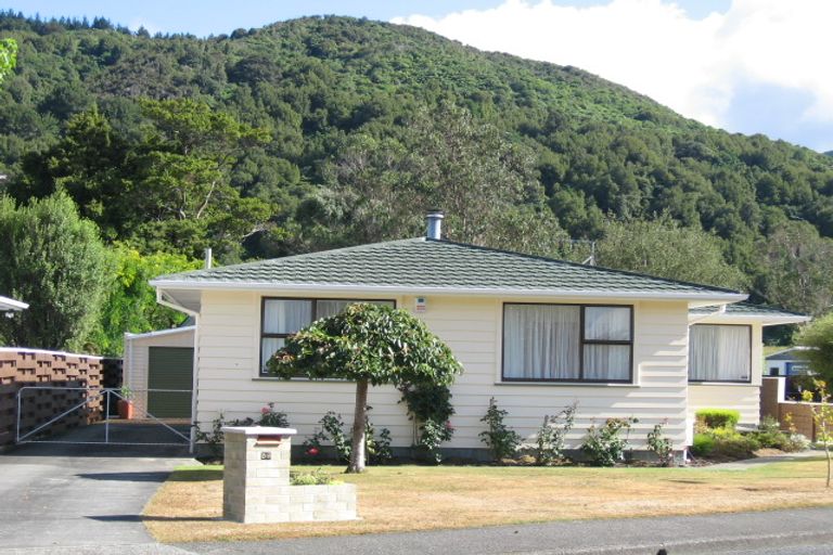 Photo of property in 59 Holdsworth Avenue, Trentham, Upper Hutt, 5018