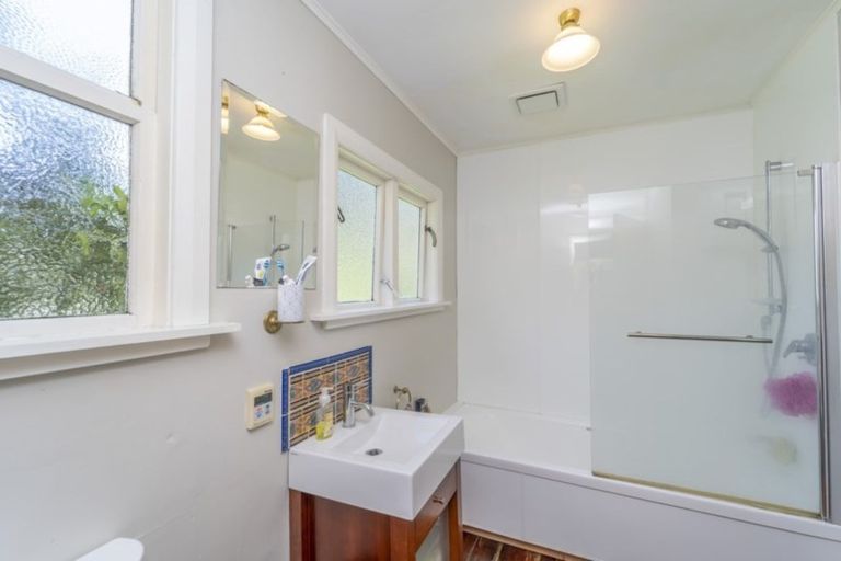 Photo of property in 6 Suez Street, Martinborough, 5711