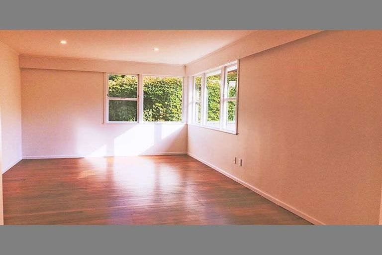 Photo of property in 25b Arrow Road, Forrest Hill, Auckland, 0620