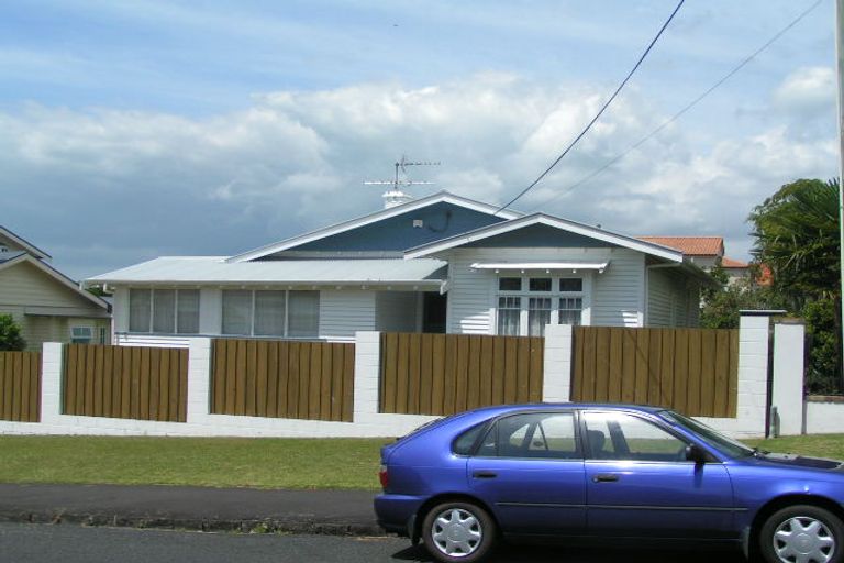 Photo of property in 11 Cameron Street, Takapuna, Auckland, 0622
