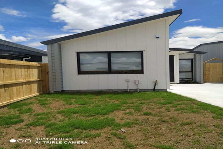 Photo of property in 30 Combat Street, Papakura, 2110