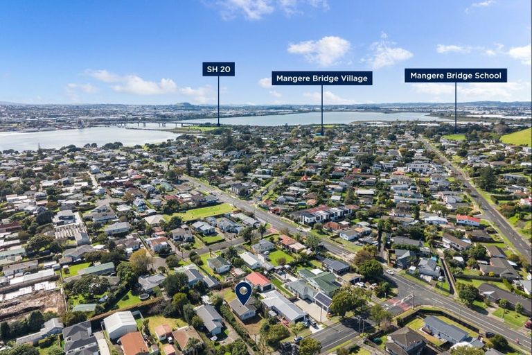 Photo of property in 9 Muir Avenue, Mangere Bridge, Auckland, 2022