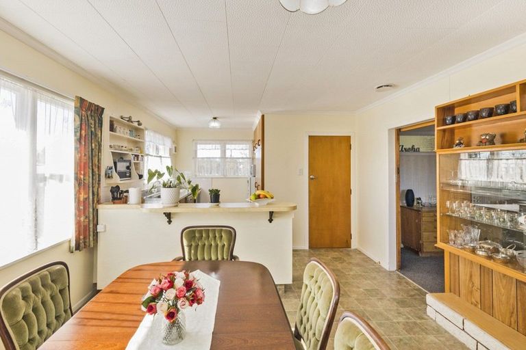 Photo of property in 90 Lethbridge Street, Feilding, 4702