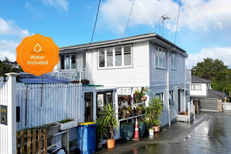 Photo of property in 65 Awaroa Road, Sunnyvale, Auckland, 0612