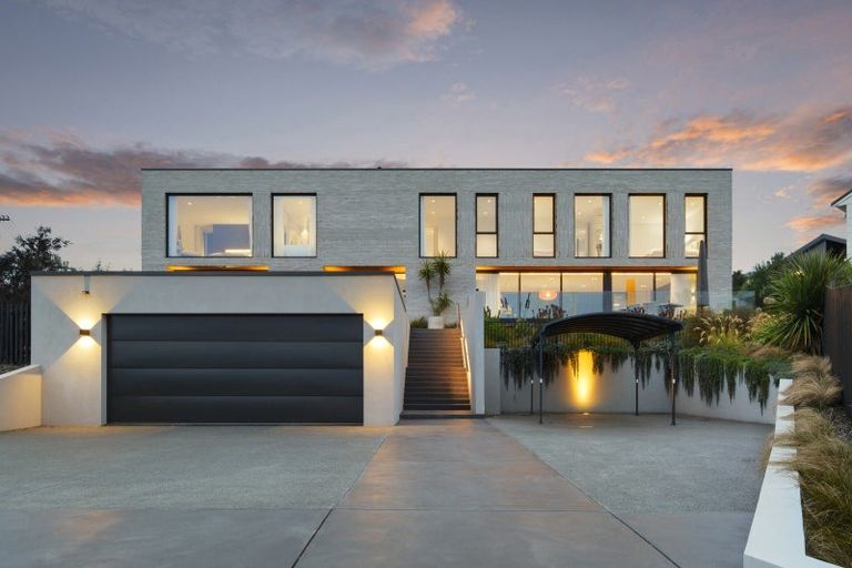 Photo of property in 32 Mount Pleasant Road, Mount Pleasant, Christchurch, 8081