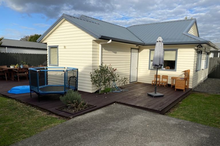 Photo of property in 4 Gossamer Drive, Pakuranga Heights, Auckland, 2010