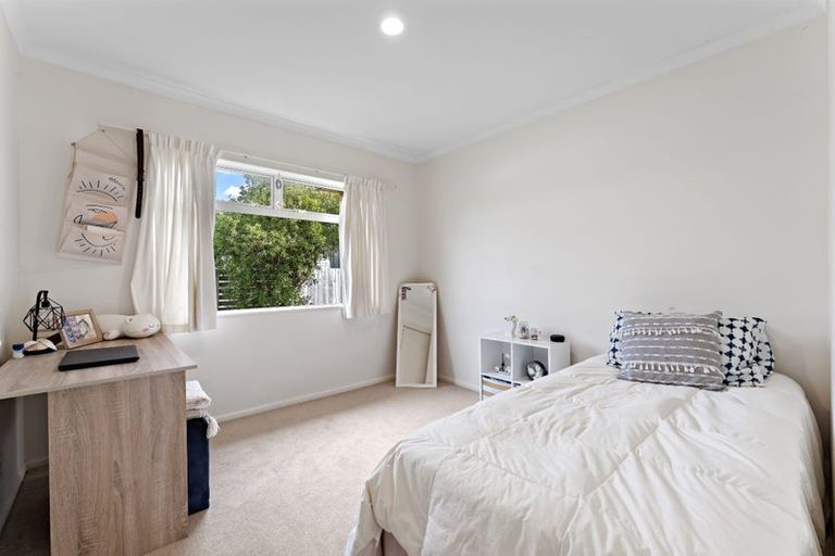 Photo of property in 1/64 Riverside Road, Orewa, 0931