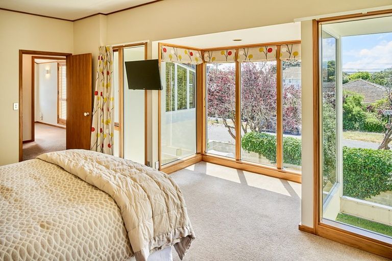 Photo of property in 5 Ngaio Street, Eastbourne, Lower Hutt, 5013