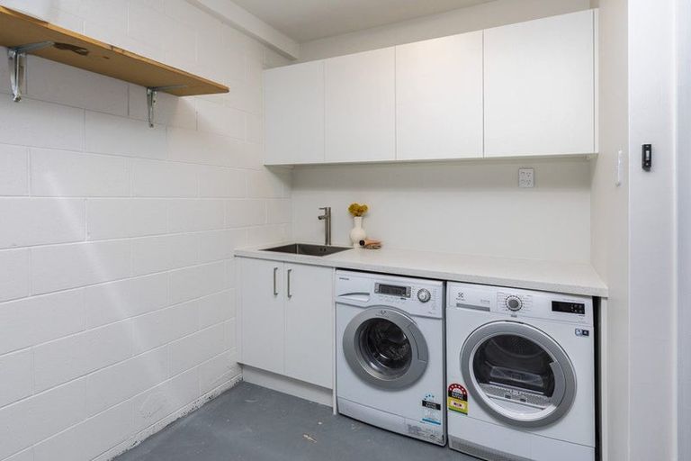 Photo of property in 2/34 Greers Road, Burnside, Christchurch, 8041